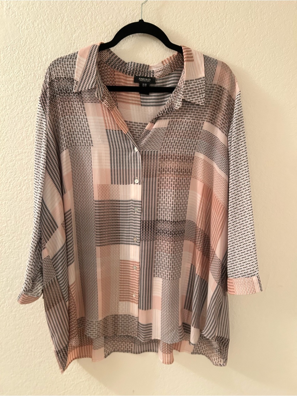 Jones New York Pink and Gray Geometric Button-Front Blouse